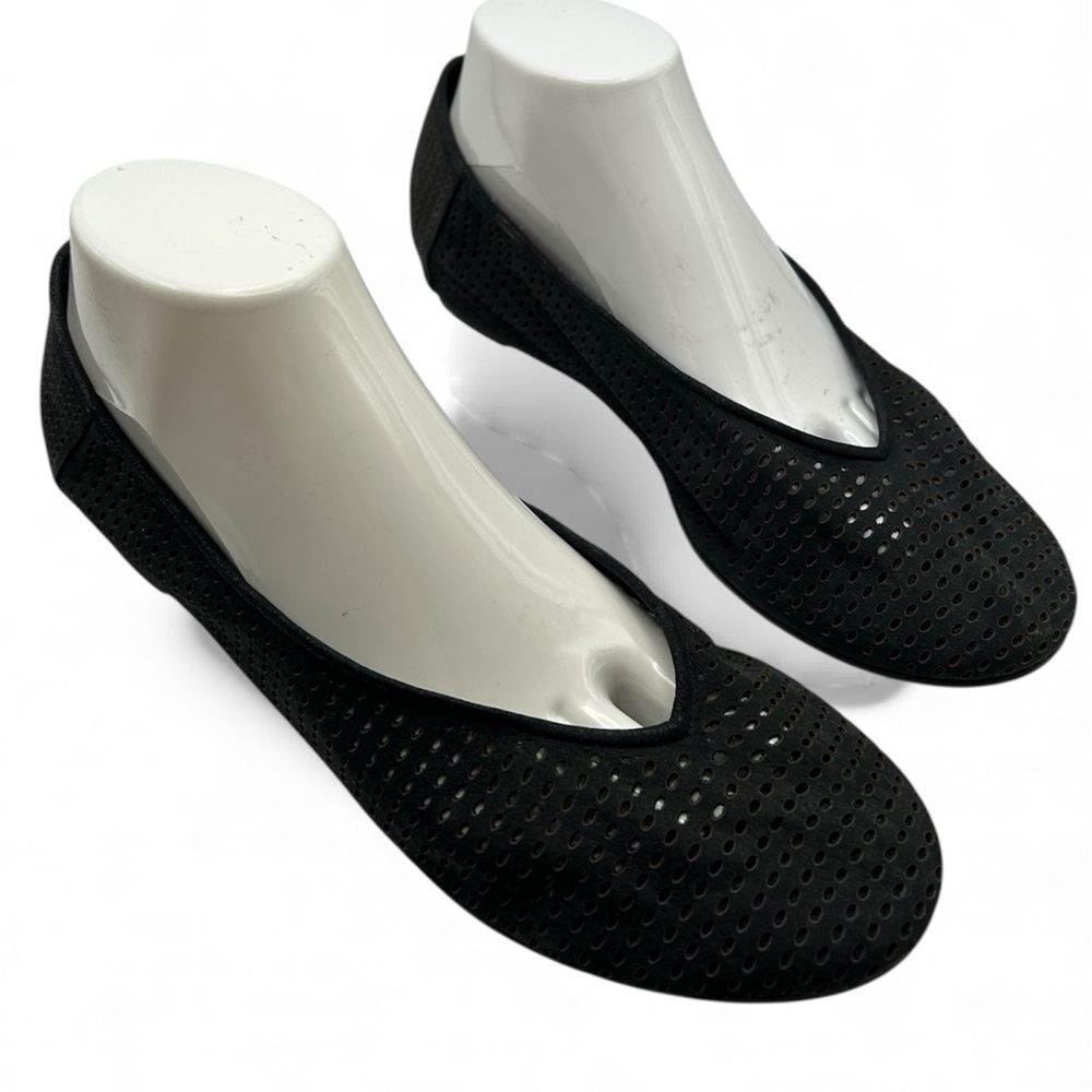 Eileen Fisher Humor Suede Ballet Flats Slip-On Black 9 1/2 perforated leather - Picture 12 of 12